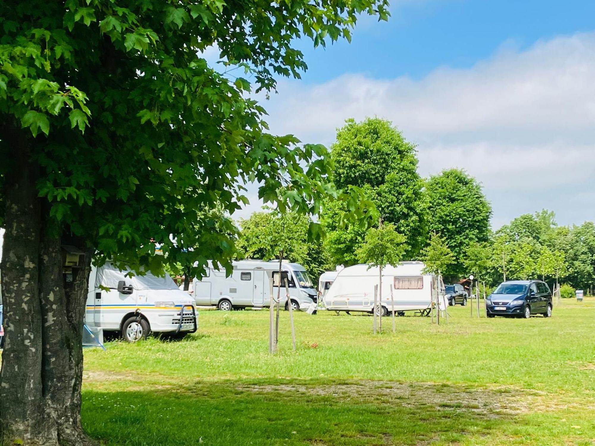 Polzer Camping Buekfuerdo Luaran gambar