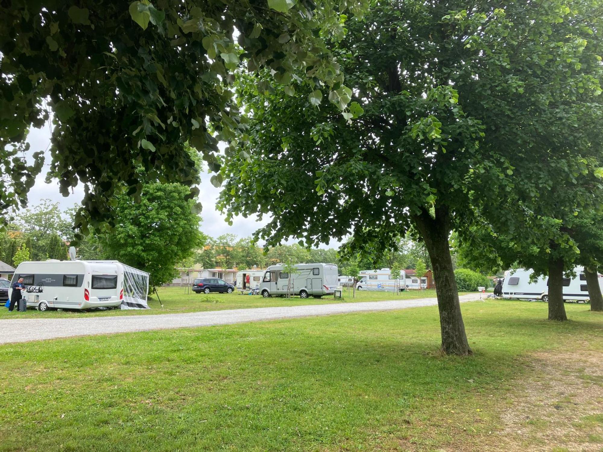 Polzer Camping Buekfuerdo Luaran gambar